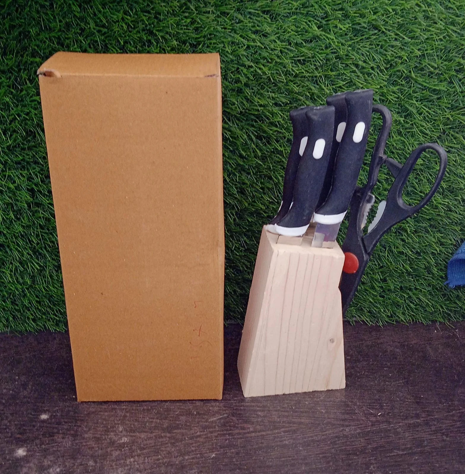 Kitchen Knife Set with Wooden Block and Scissors, Chhari (5 pcs, Black) - Image 12