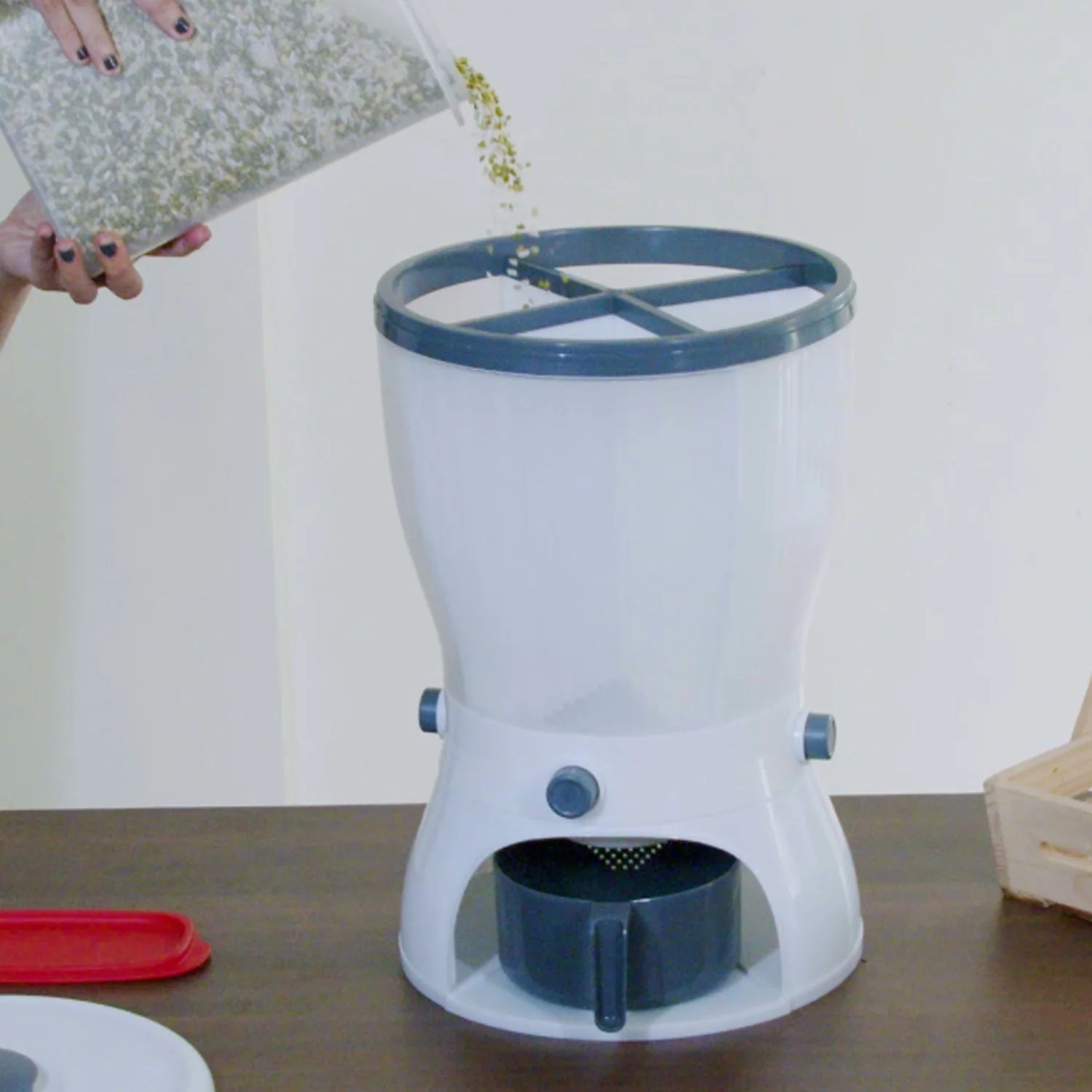 4-in-1 10L Rice & Grain Storage Dispenser - Image 4