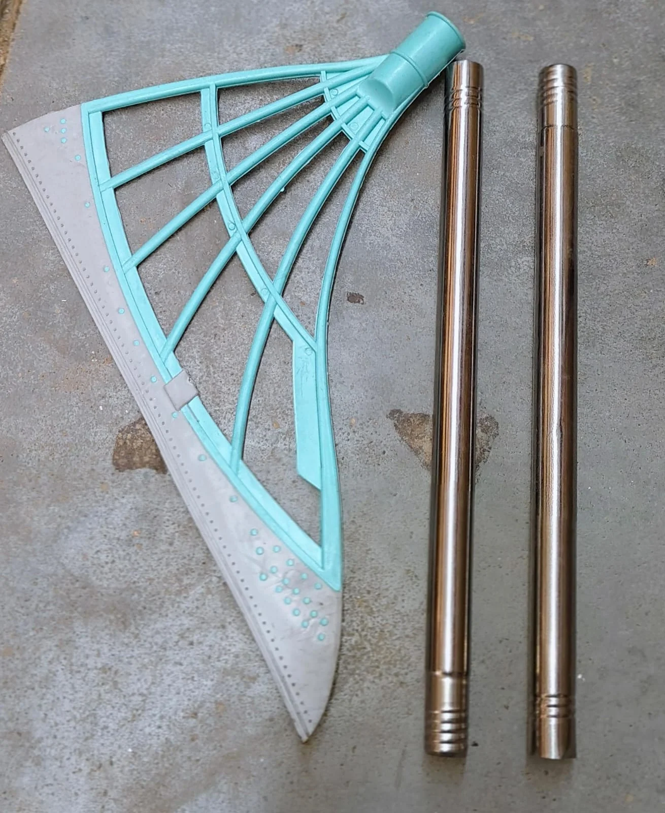Durable Eco-Friendly Broom with Scraper - Image 10