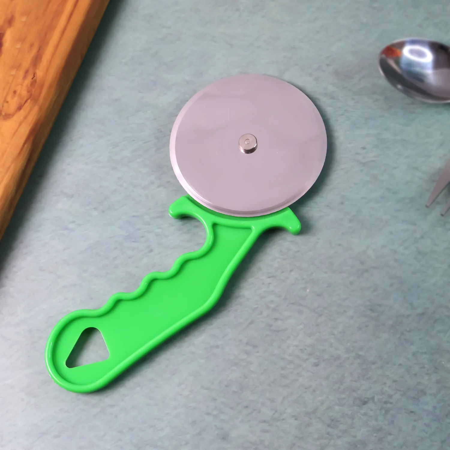 Stainless Steel Pizza Cutter / Pastry Cutter / Sandwiches Cutter - Image 4