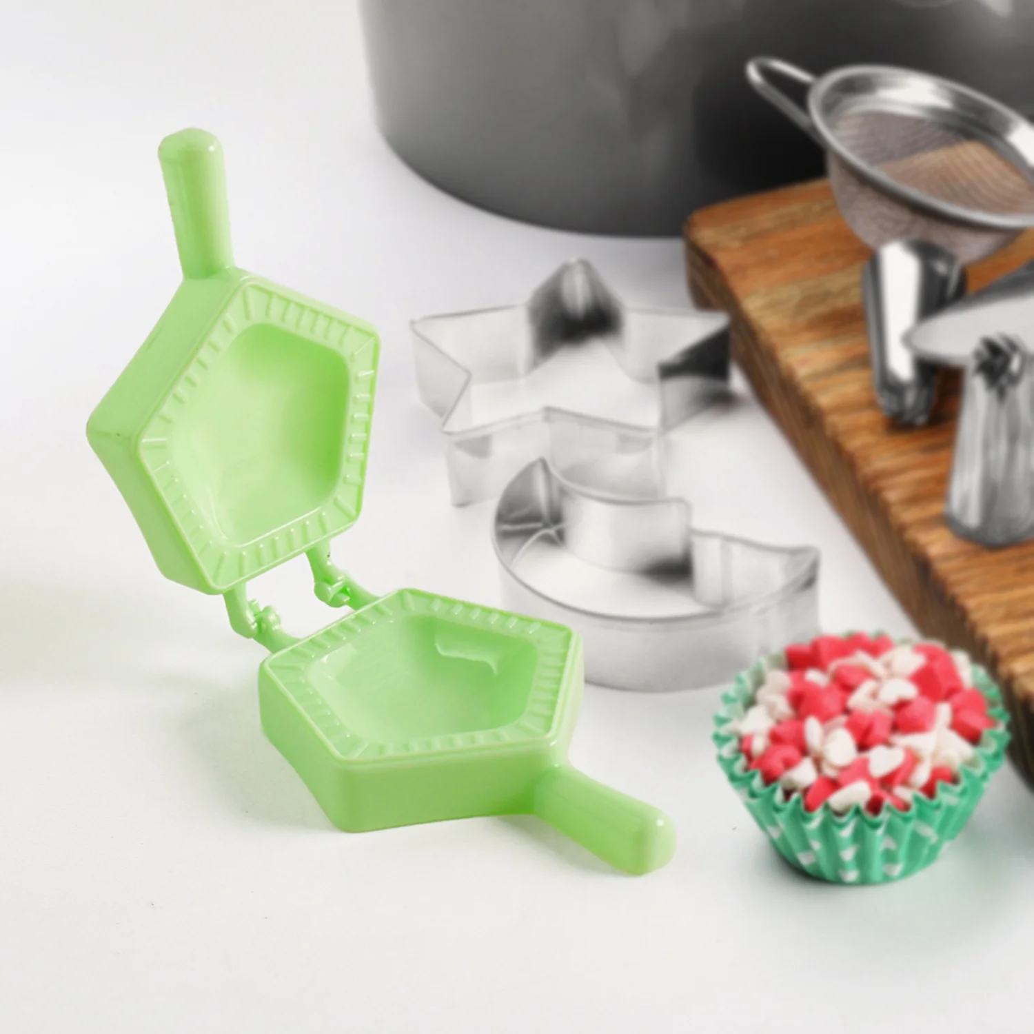 1 Pc Assorted Shape Plastic Snack Mould (Mix Design / 1 Pc) - Image 6