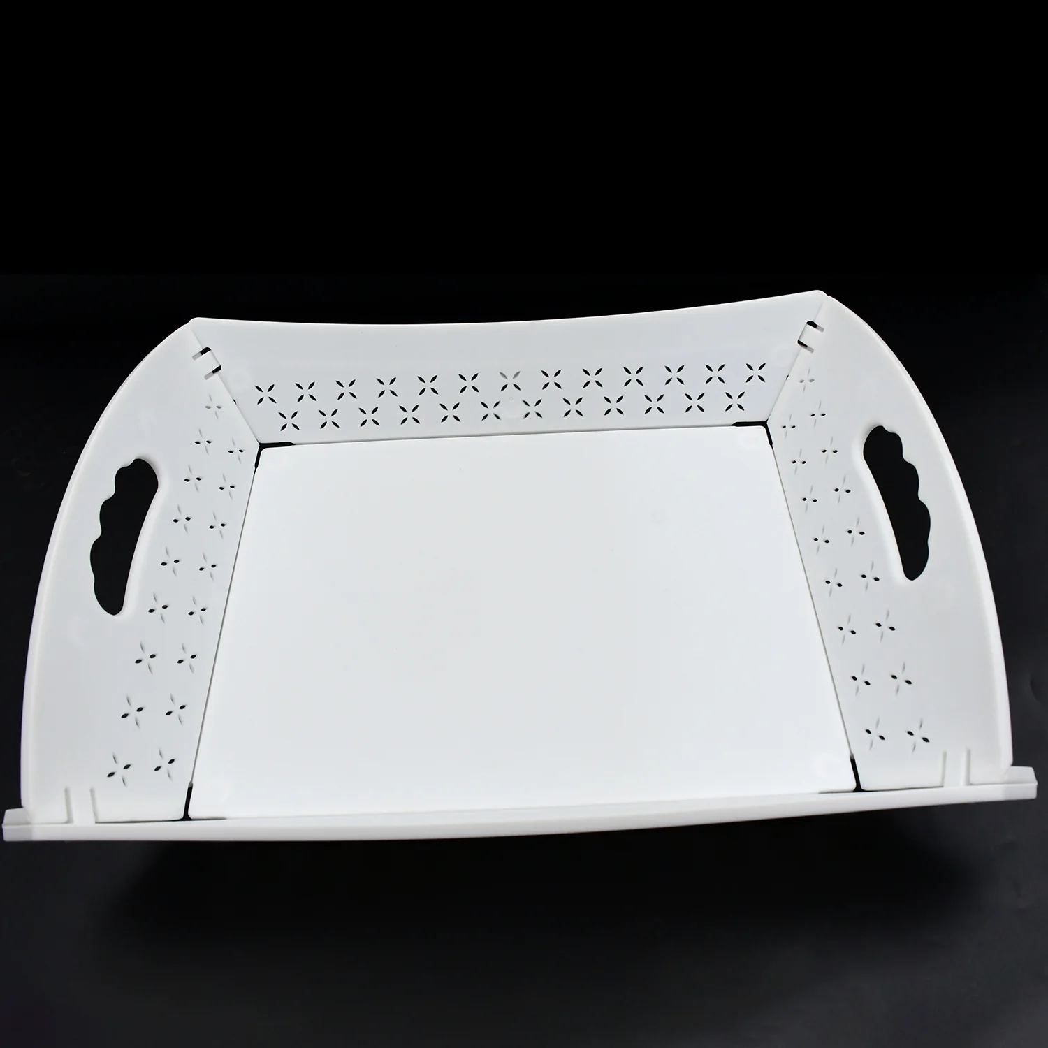 Foldable Plastic Serving Tray - Portable with Handle for Kitchen & Dining (1pc) - Image 4