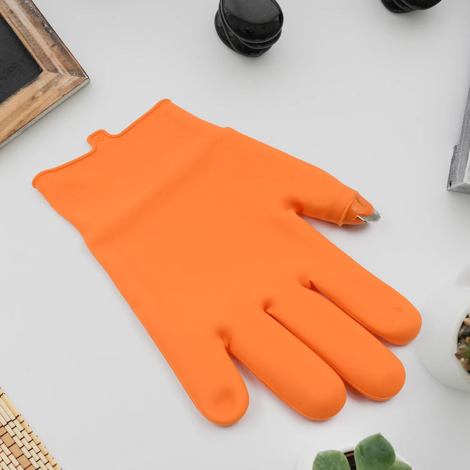 Right-Handed Silicone Thumb Cutter Gloves (1Pc) - Image 7