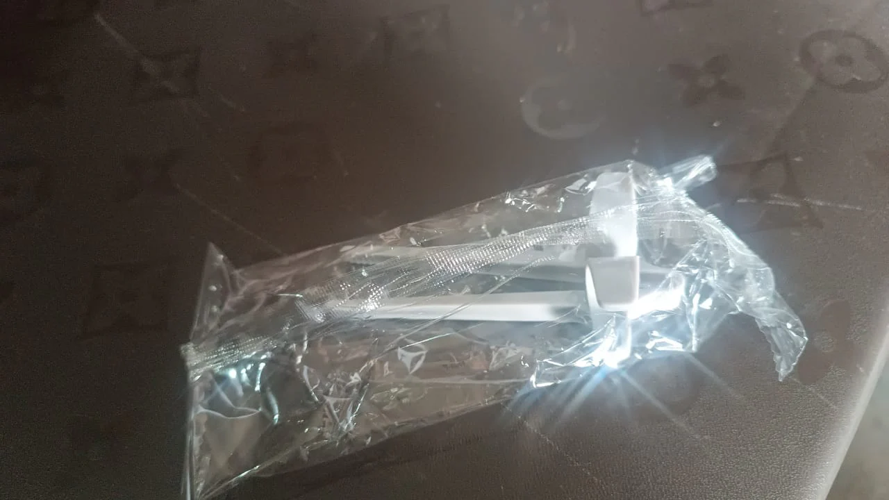 Plastic Finger Chopsticks for Gamers, Snack Clips (1 Pc) - Image 8
