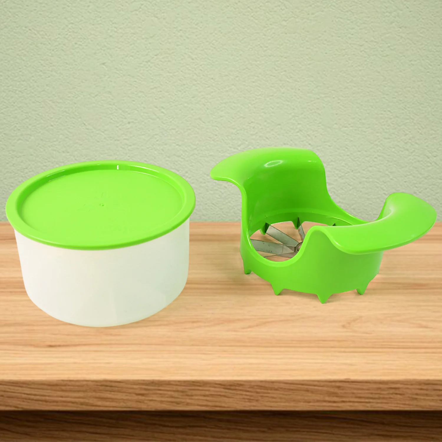 Apex Apple Cutter with Container – Unbreakable ABS Body & Stainless Steel Blades - Image 9