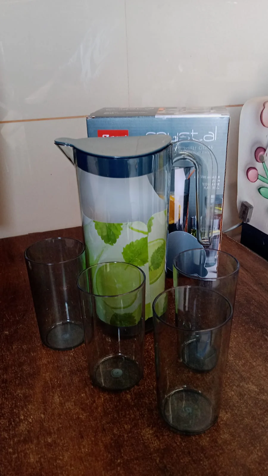 Apex Crystal Premium Jug with Lid & 4 Pcs Glass (1500 ML / 300 ML Approx / 5 Pcs Set) - Image 7