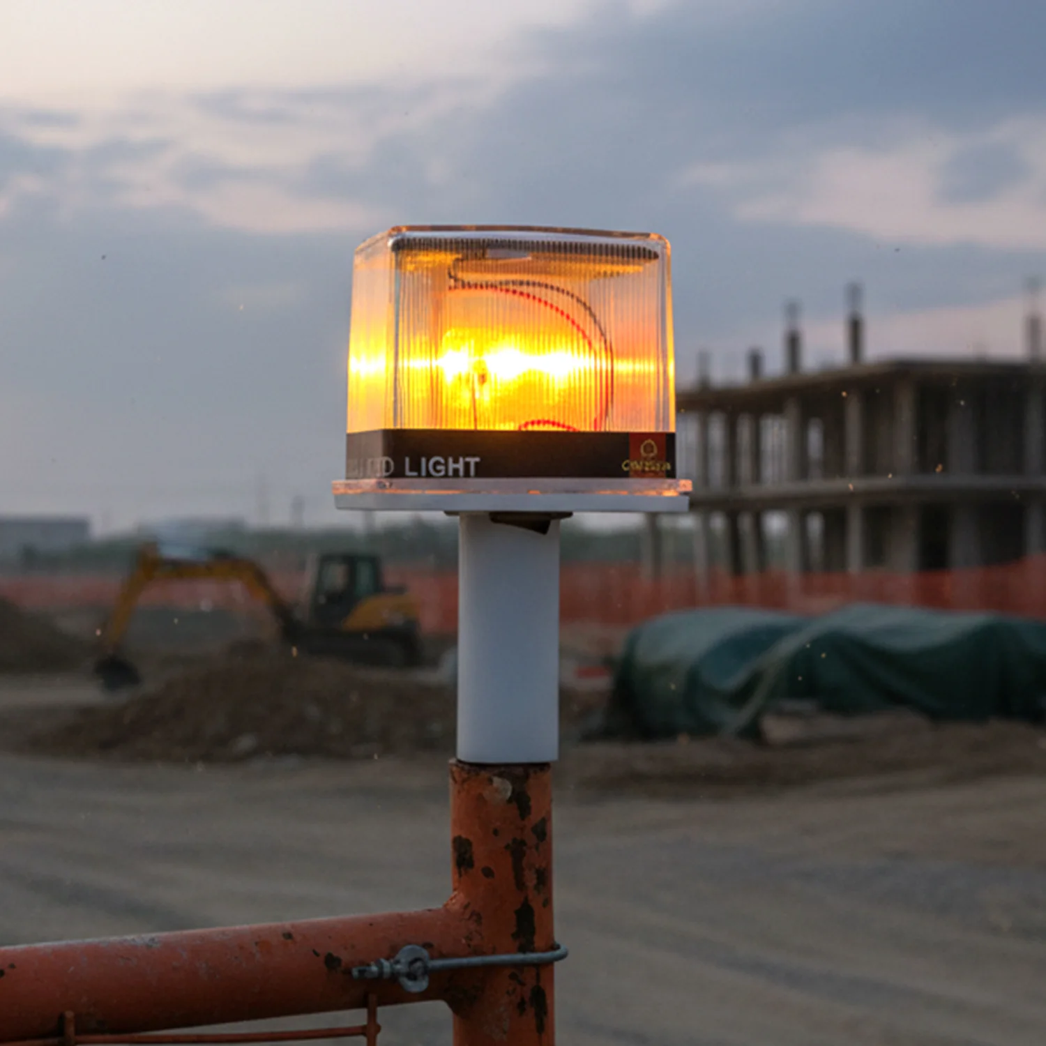 1200mAh Solar Powered LED Warning Beacon Light (1 Pc) - Image 7