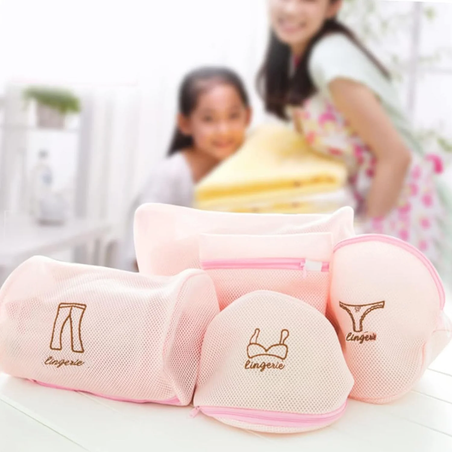 Zippered Mesh Laundry Wash Bags for Delicates & Lingerie (5 Pc Set) - Image 3