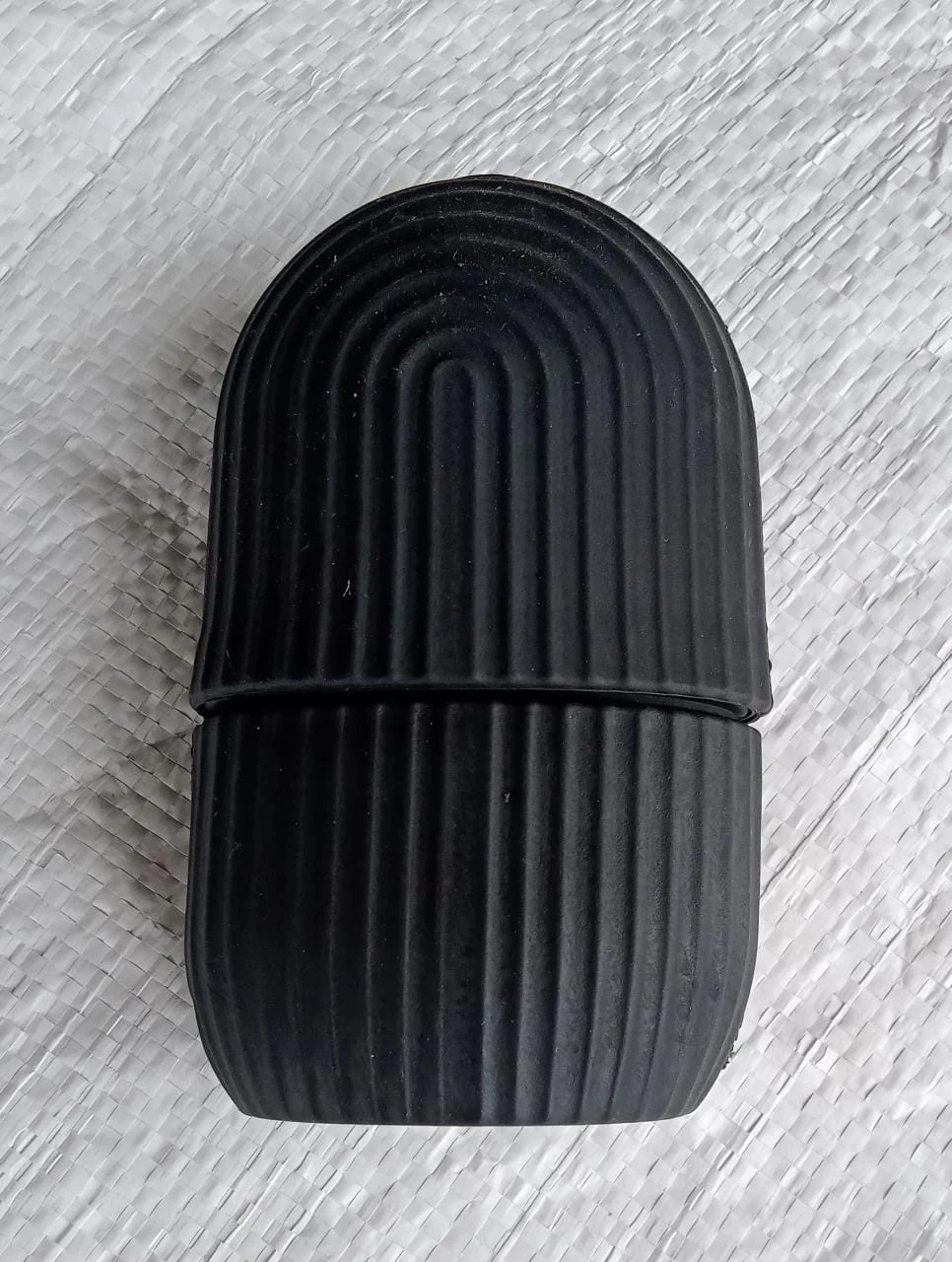Face Ice Roller Massager for Swelling & Puffiness Reduction (Black) - Image 8