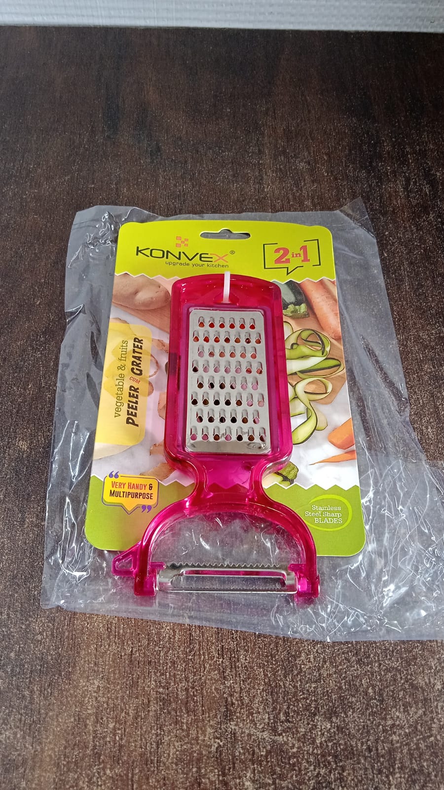 2-in-1 Multifunctional Kitchen Peeler with Grater (1 Pc) - Image 7