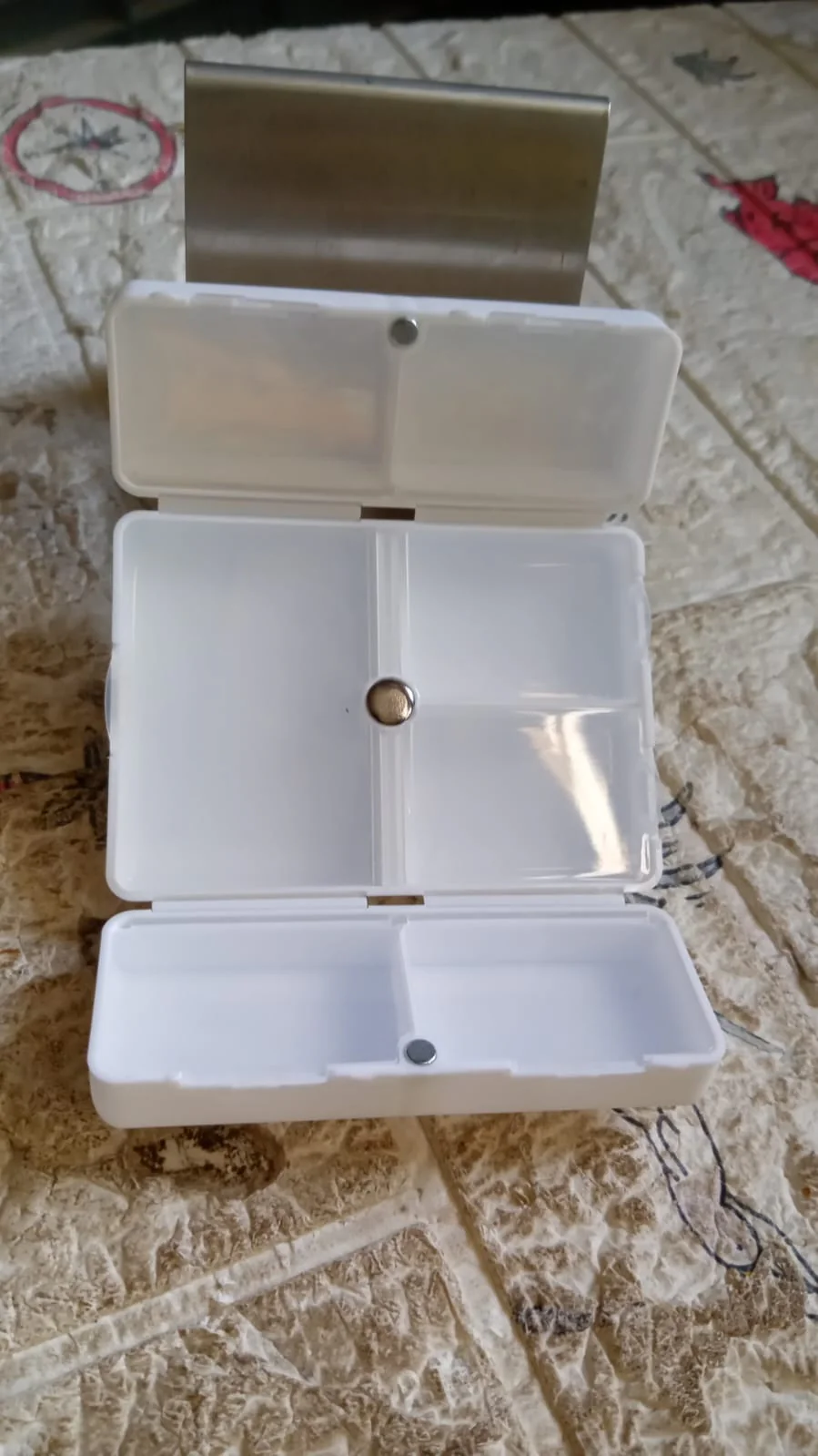 Magnetic Pill Organizer, Medicine Box (1 Pc) - Image 9