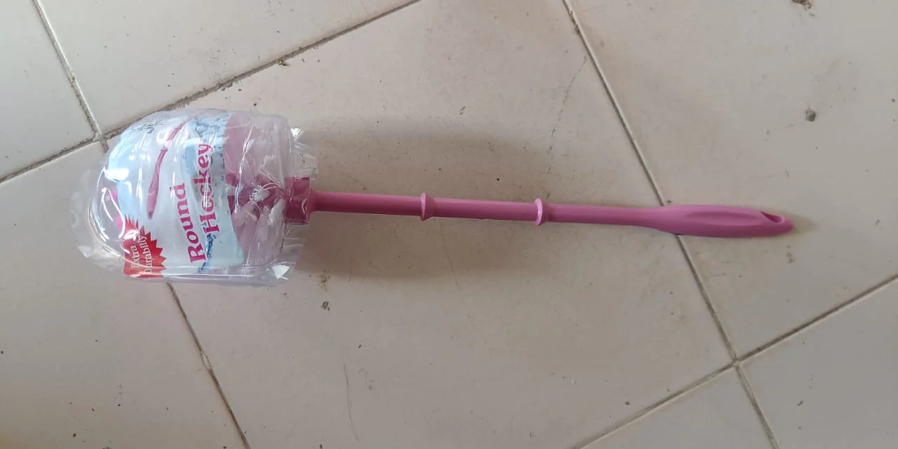 Plastic Round Toilet Cleaner Brush - Image 9