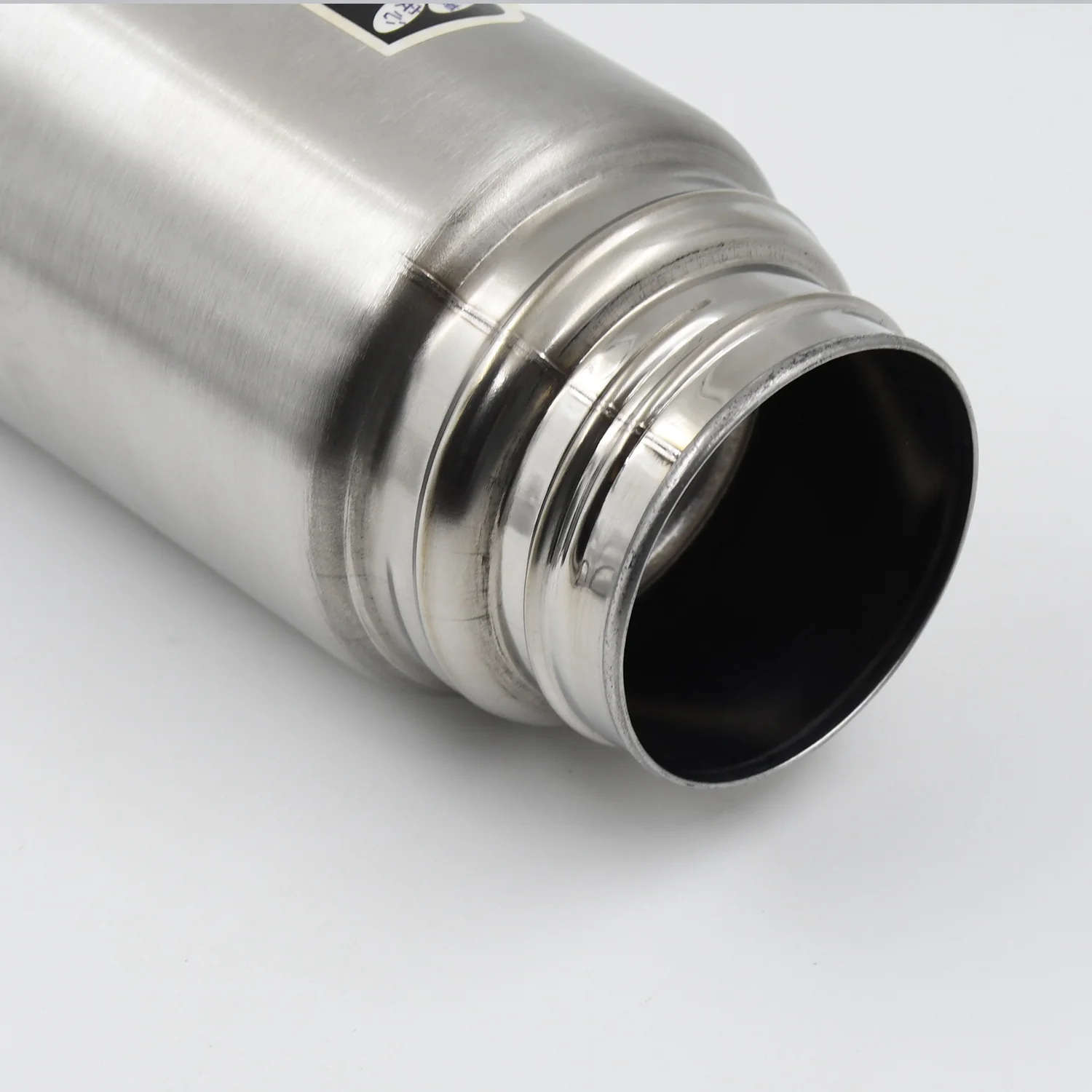 Double Wall Stainless Steel 500ml Vacuum Flask Gift Set with Two Cups (3 Pcs) - Image 5