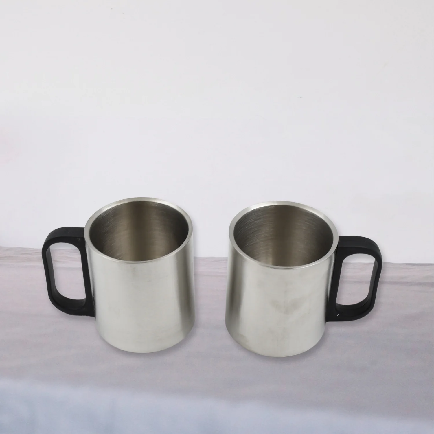 Double Wall Stainless Steel 500ml Vacuum Flask Gift Set with Two Cups (3 Pcs) - Image 6