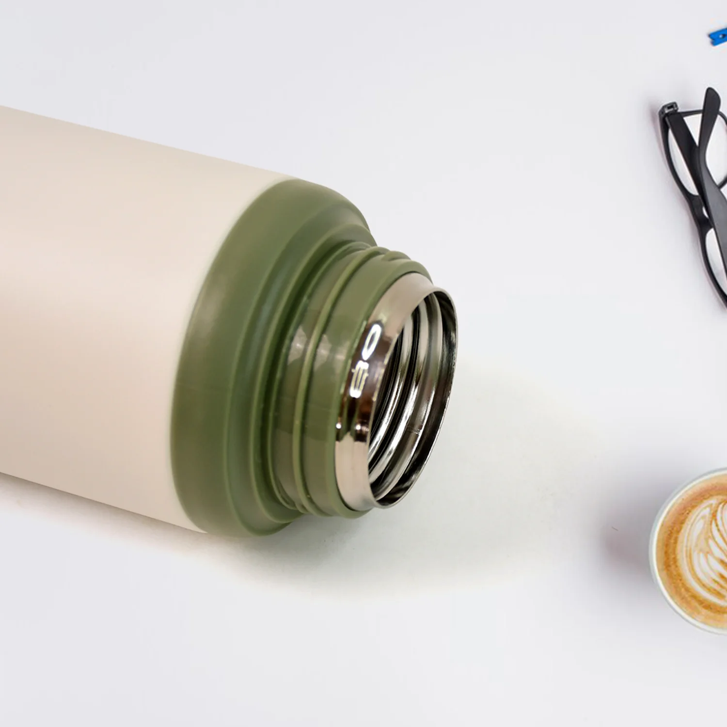 Stainless Steel Mug / Bottle Vacuum Insulated Cup Handle, Small Cup & Straw (650 ML) - Image 3