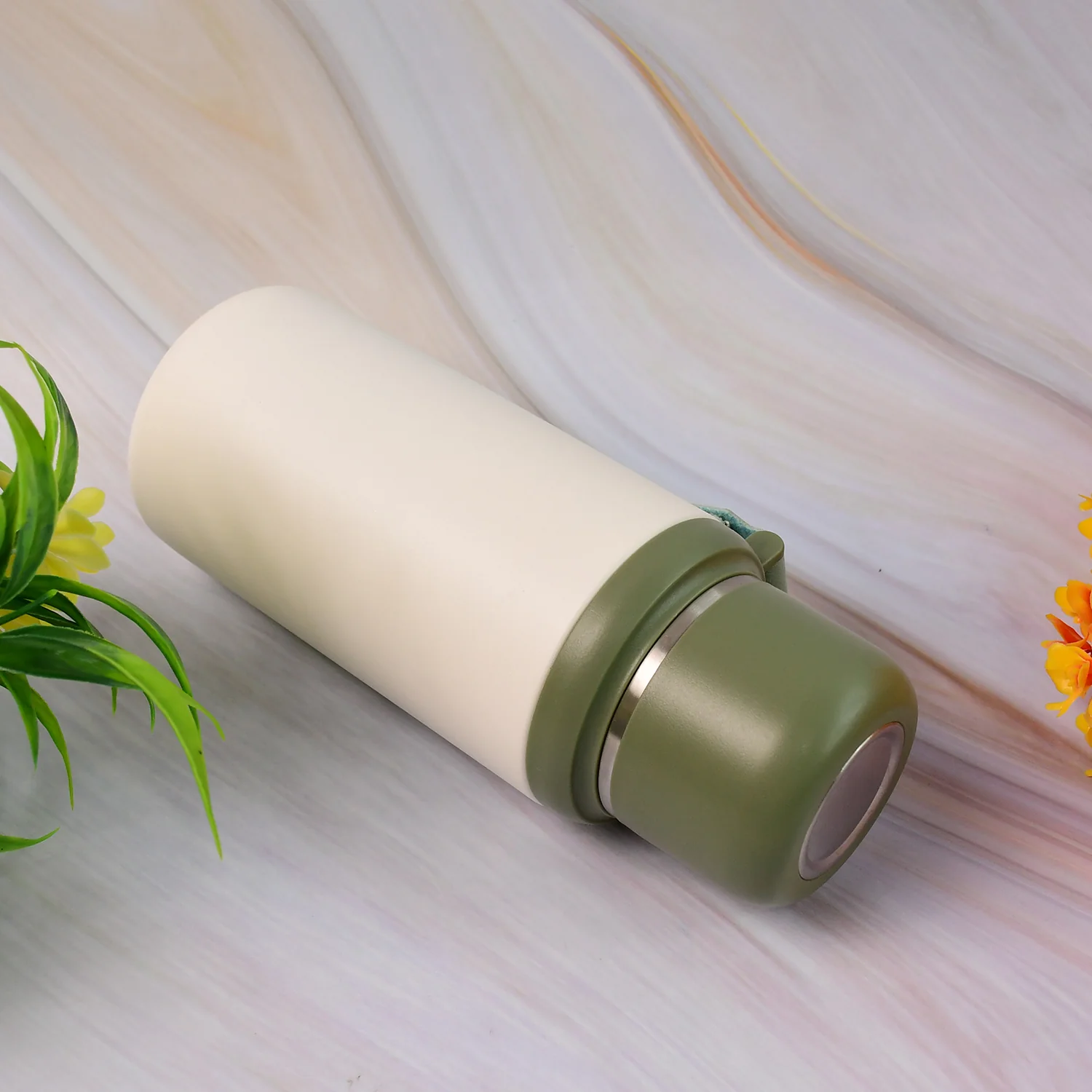 Stainless Steel Mug / Bottle Vacuum Insulated Cup Handle, Small Cup & Straw (650 ML) - Image 4