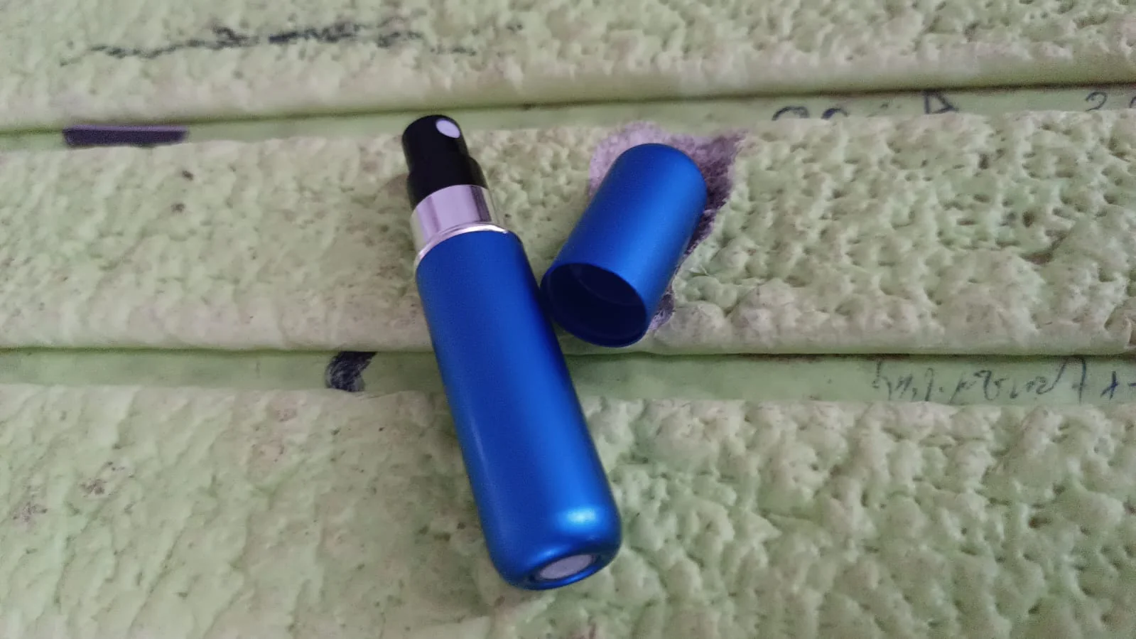 Mini Portable Perfume Empty Spray Bottle (1 Pc / Mix Color) - Image 13