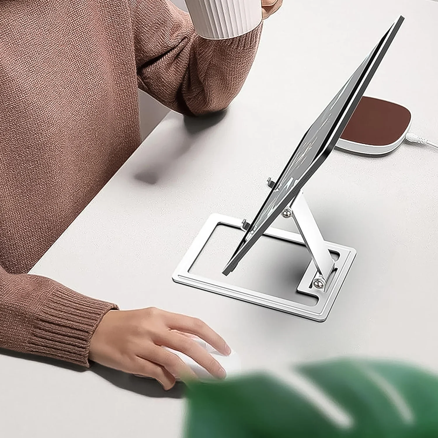 Adjustable Desktop Tablet Phone Stand Aluminium Alloy Stand For Phone (1 Pc) - Image 6