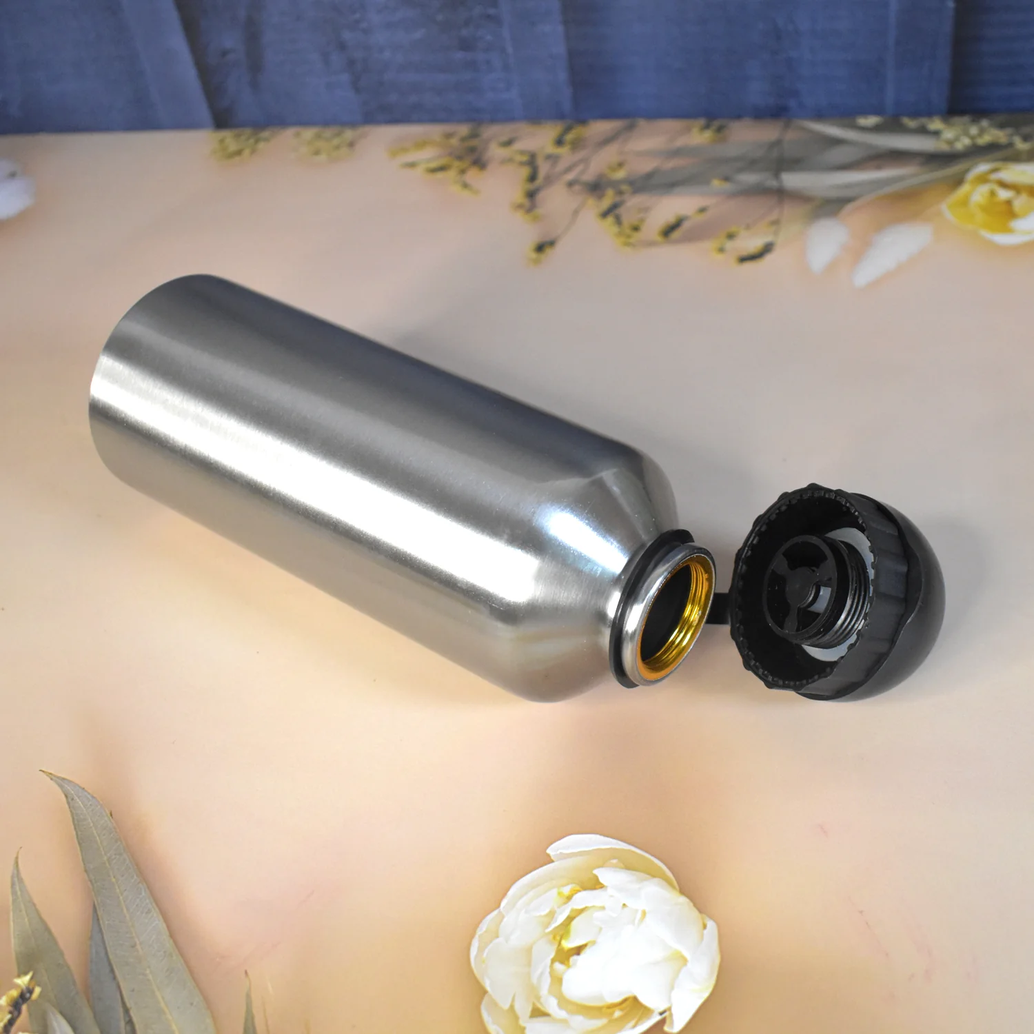 Aluminium Sports Water Bottle Look for Sports Gym (Capacity 500 ML Approx) - Image 3