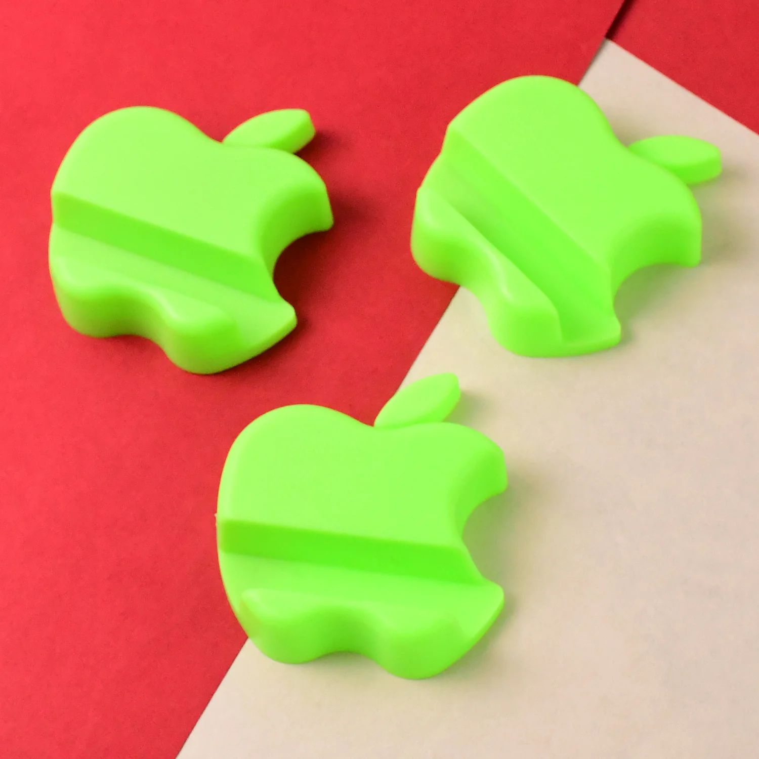 Apple-Shaped Plastic Mobile Phone Holder (3 Pc & mix color) - Image 3