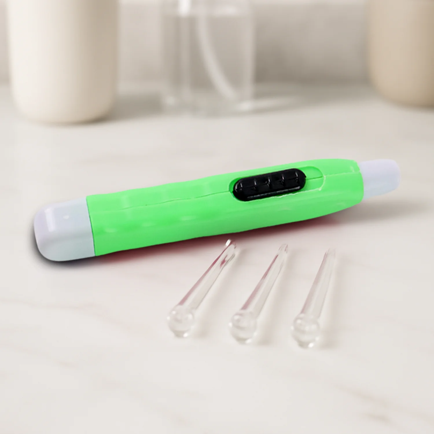 Green LED Flashlight Earpick with Tweezer (1 Pc) - Image 3