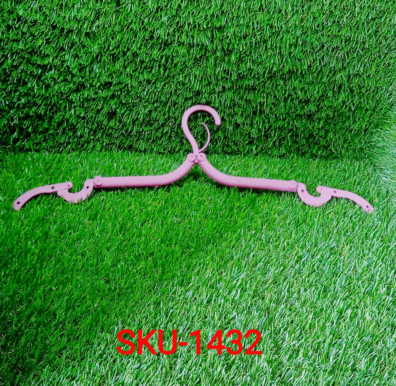 Portable & Foldable Multicolor Plastic Hangers (1pc) - Image 8