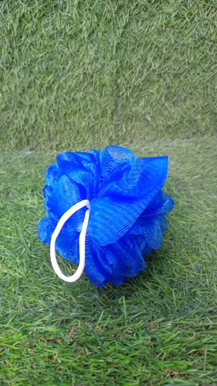 Bath Sponge Round Loofah and Back Scrubber for Men and Women - Image 11