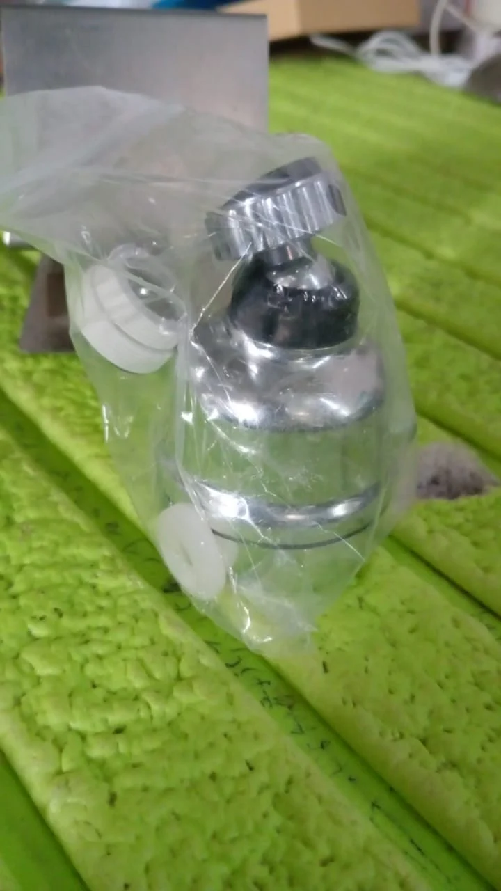 Plastic 360 Degree Rotating Water-Saving Faucet Sprayer Head (3.5 Inch) - Image 7