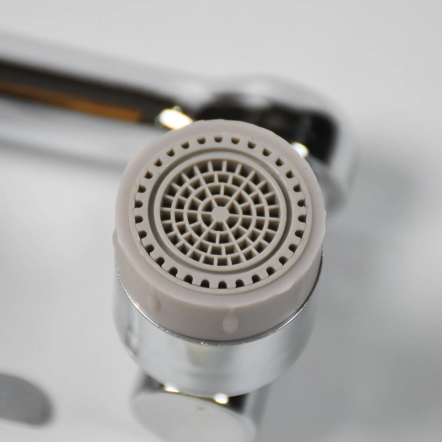 Water-Saving Faucet Filter with 1080 Rotation - Image 3