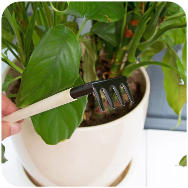Kid's Garden Tools Set of 3 Pieces (Trowel, Shovel, Rake) - Image 9