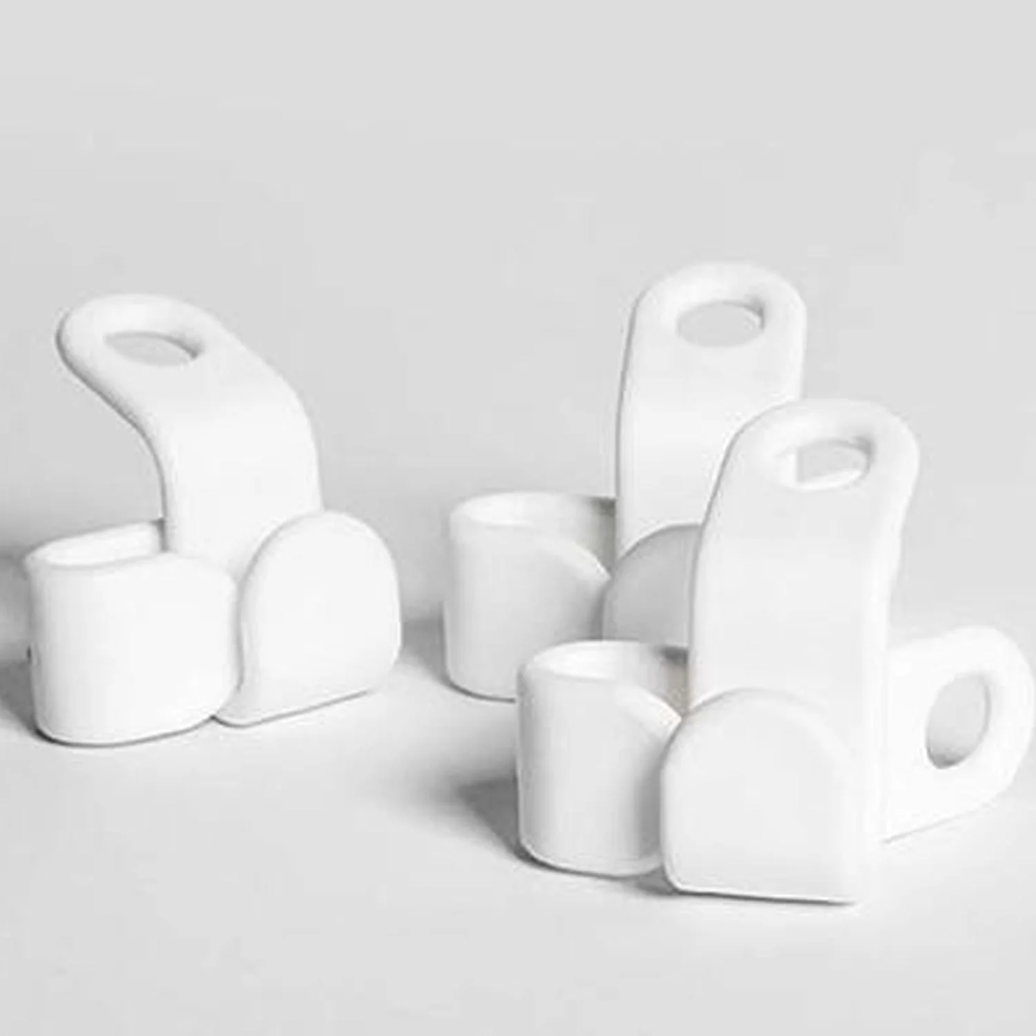 Plastic Clothes Hanger with Non-Slip Pad - Image 7
