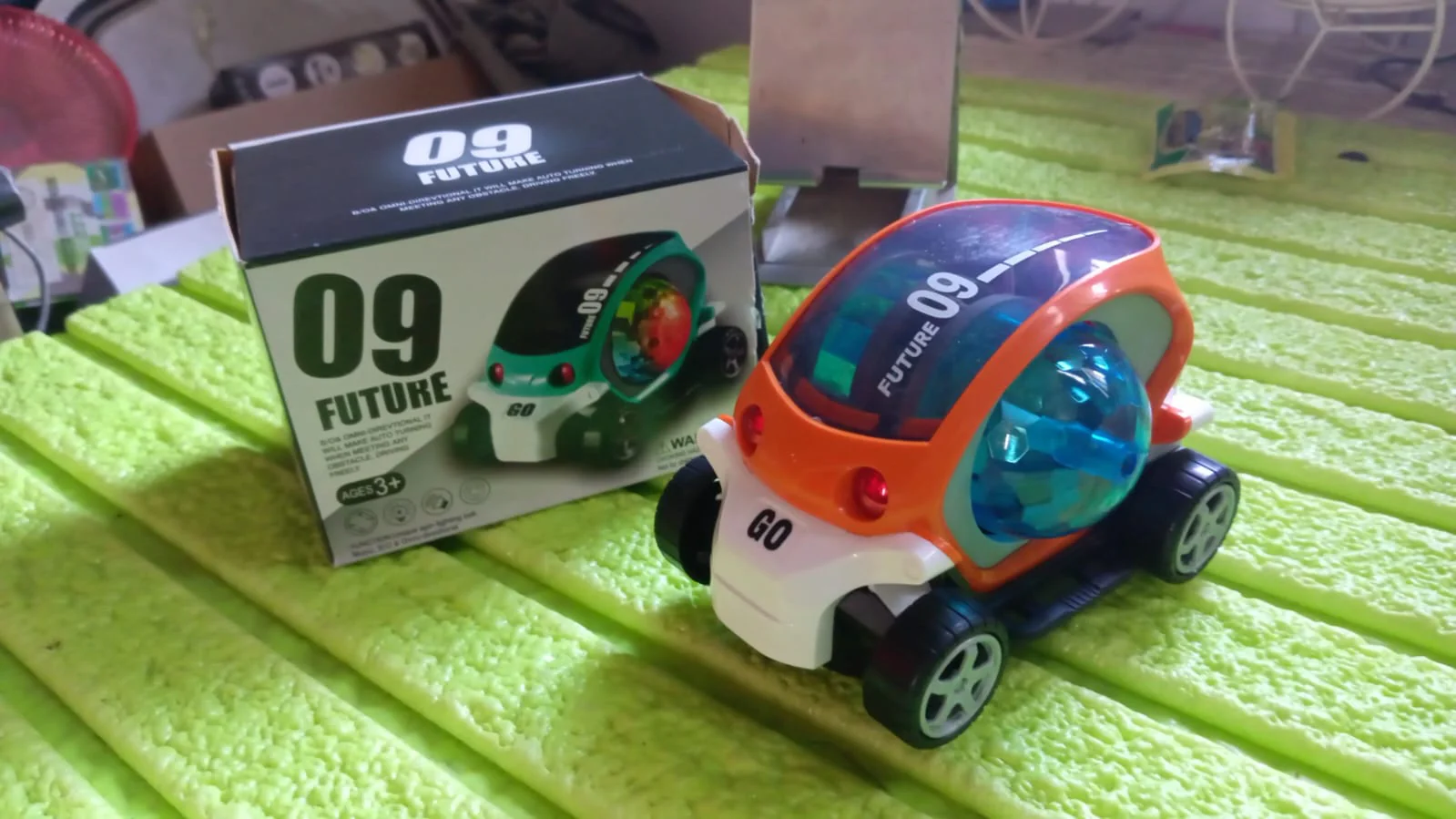360° Rotating Stunt Car Toy – Bump & Go (1 Pc, Battery Not Included) - Image 7