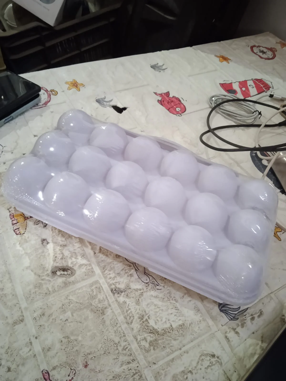18 Grid Egg Holder Storage, Shock-Proof Egg Container with Buckle - Image 8