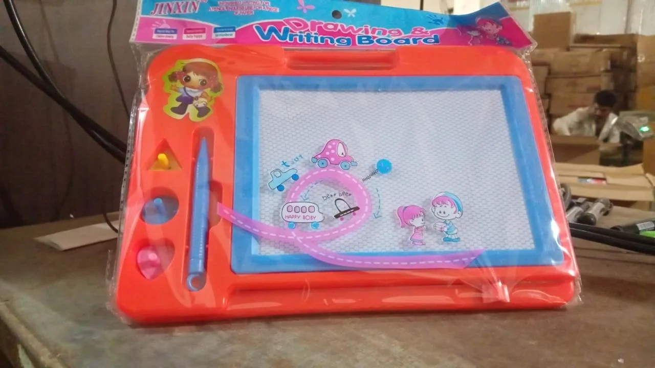 Magnetic Slate Sketch Pad / Board for Kids (1 Pc / 27 × 19 Cm) - Image 8