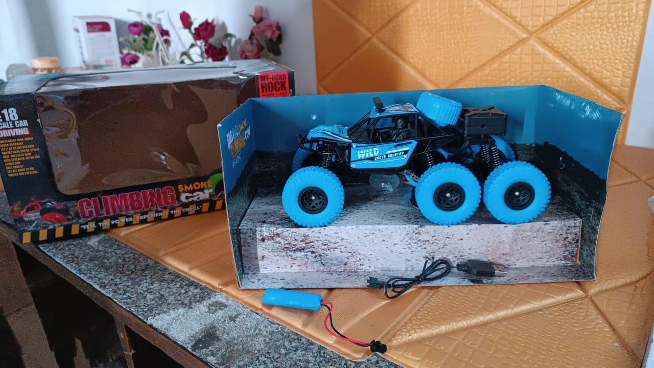 Rock Climber Car, 8 Wheels Climbing Car (1 Pc / Remote Battery Not Included) - Image 7
