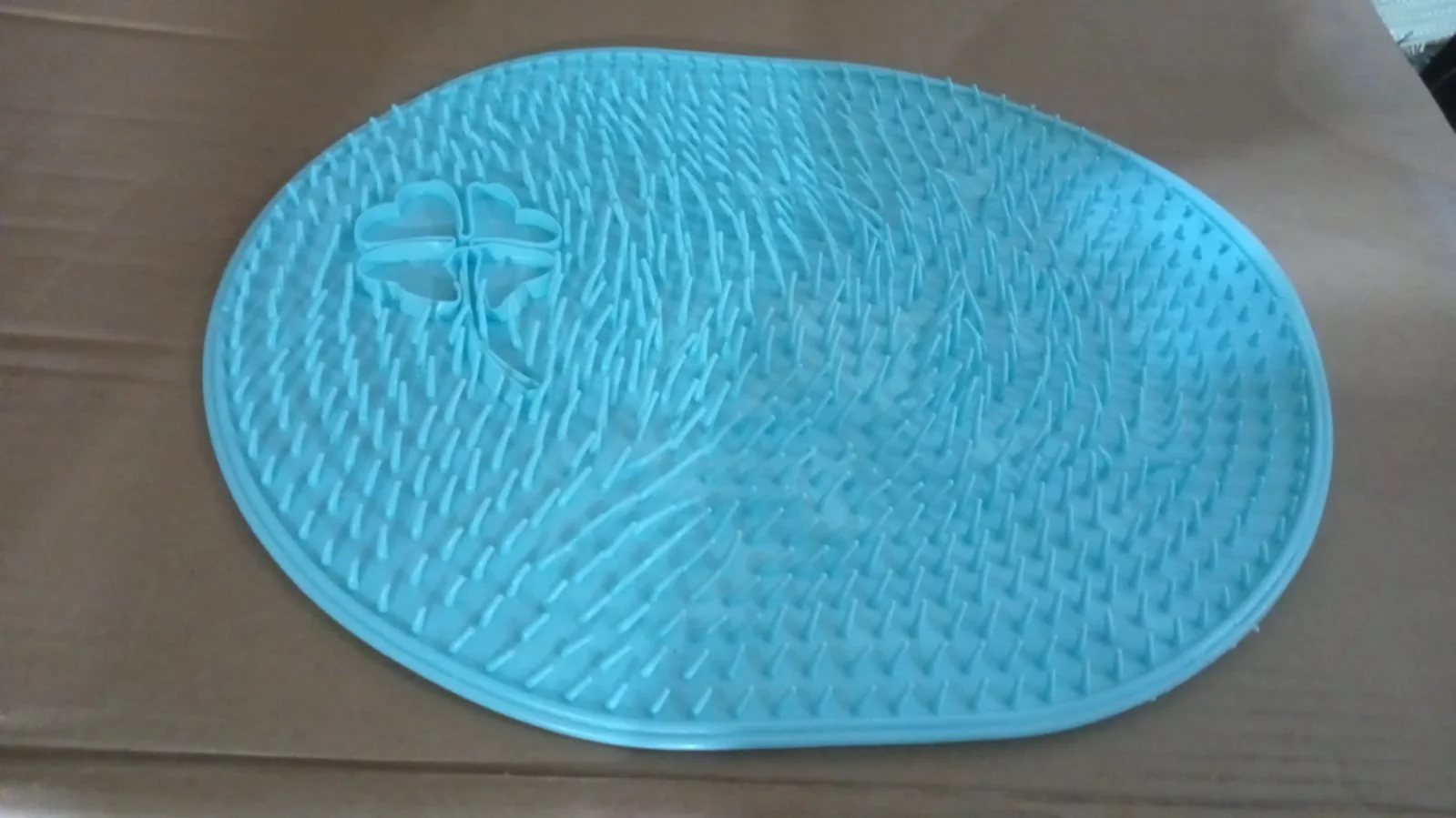 Silicone Bath Massage Cushion with Suction Cup (35×28 CM / 1 Pc) - Image 9