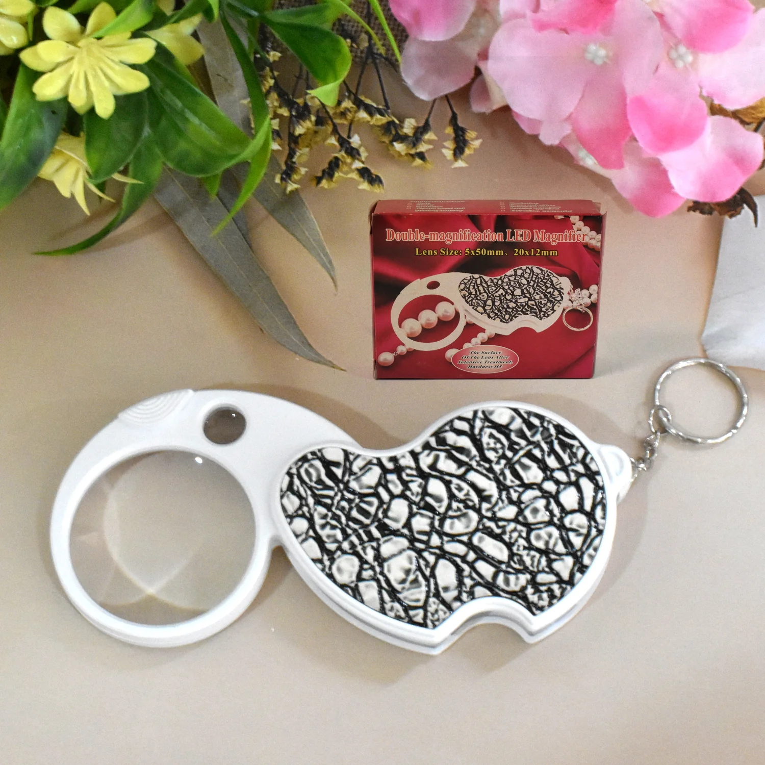 Double-Magnification Led Magnifiers Light Folding Keychain (1 Pc / Mix Color) - Image 3