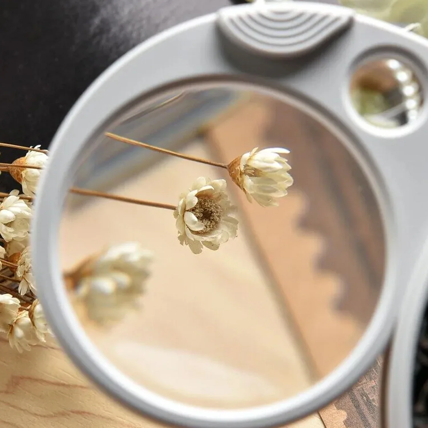 Double-Magnification Led Magnifiers Light Folding Keychain (1 Pc / Mix Color) - Image 4