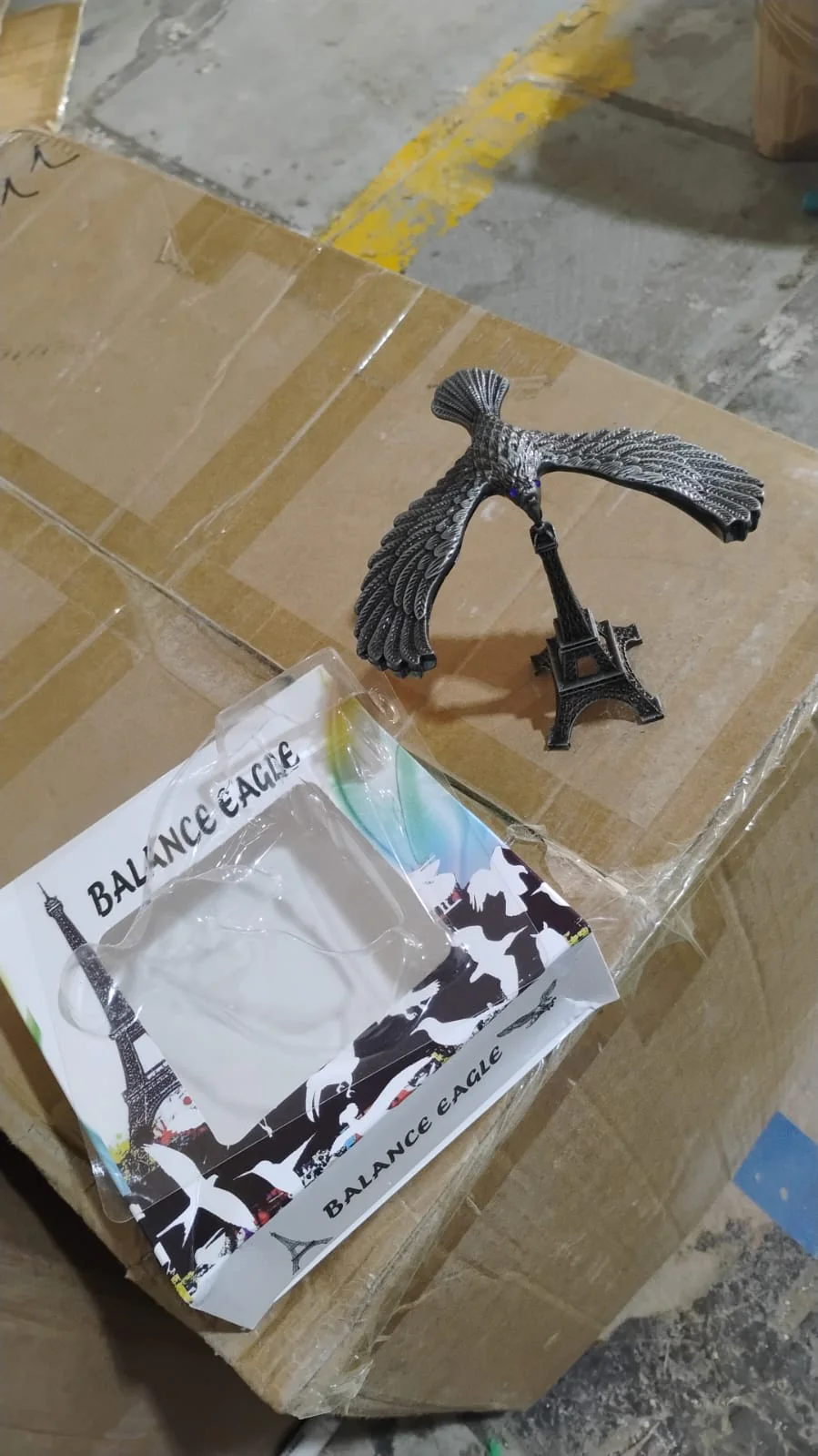 Balancing Bird Metal Eiffel Tower Statue Balance Eagle Toy (1 Set) - Image 9
