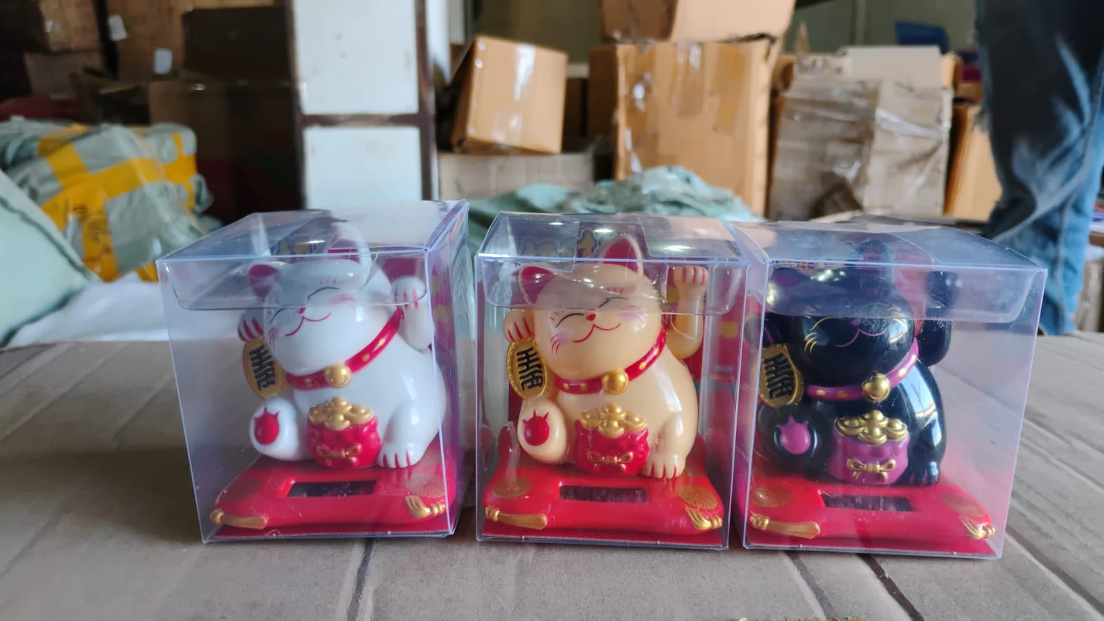 Solar Powered Happy Cat Beautiful with Arm Waves Wealth Cat (1 Pc / Mix Color) - Image 8