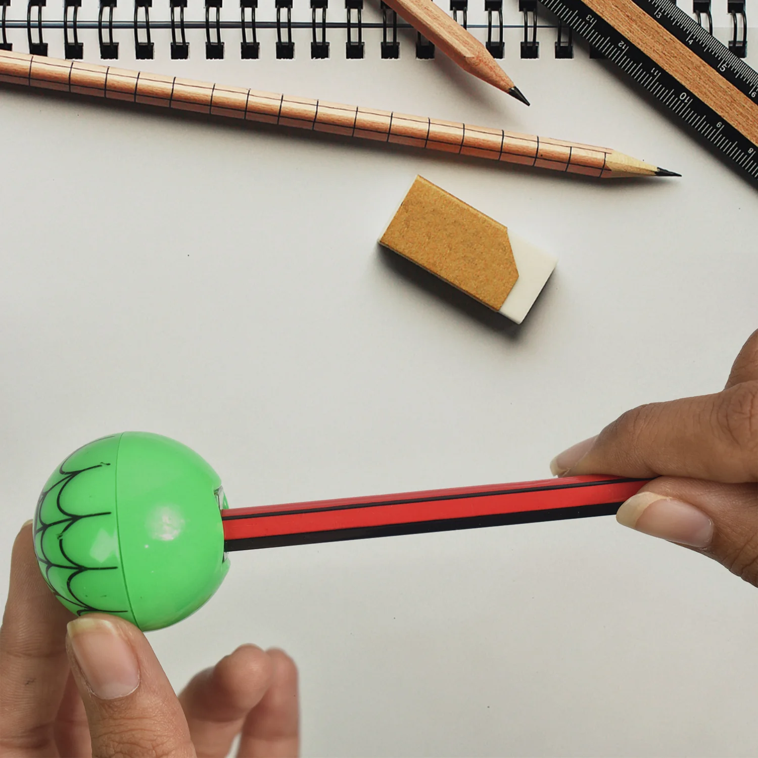 Round Shape Mix Design Pencil Sharpener (1 Pc / Round Shape Mix Design) - Image 3