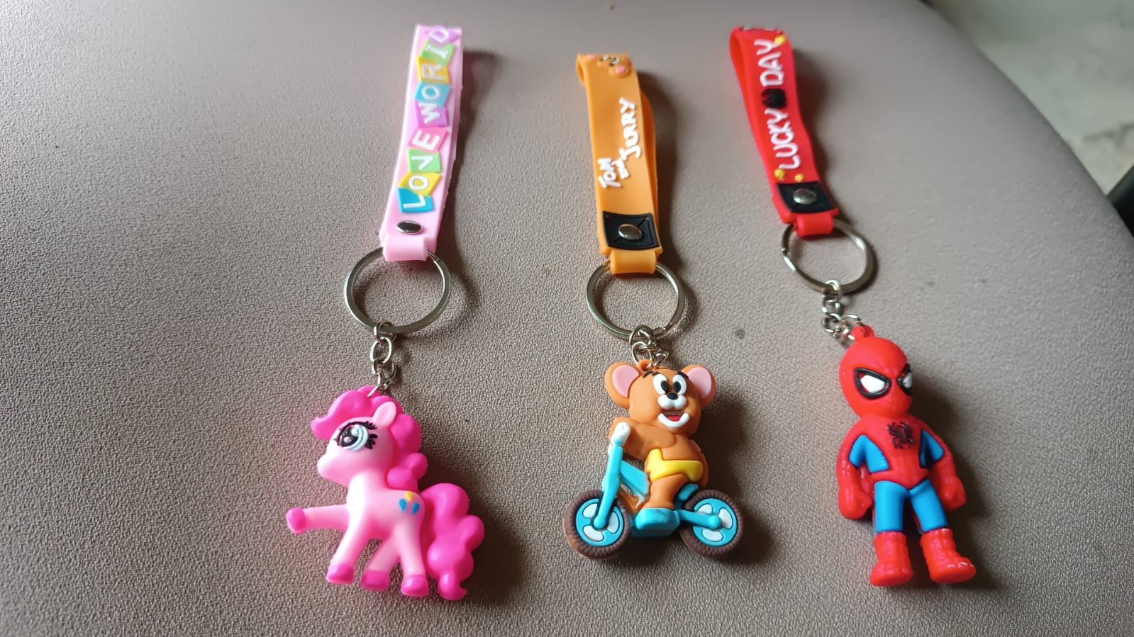 Cute Cartoon Silicone 3D Key Chain with Metal Hook & Strap (Pack of 1) - Image 8