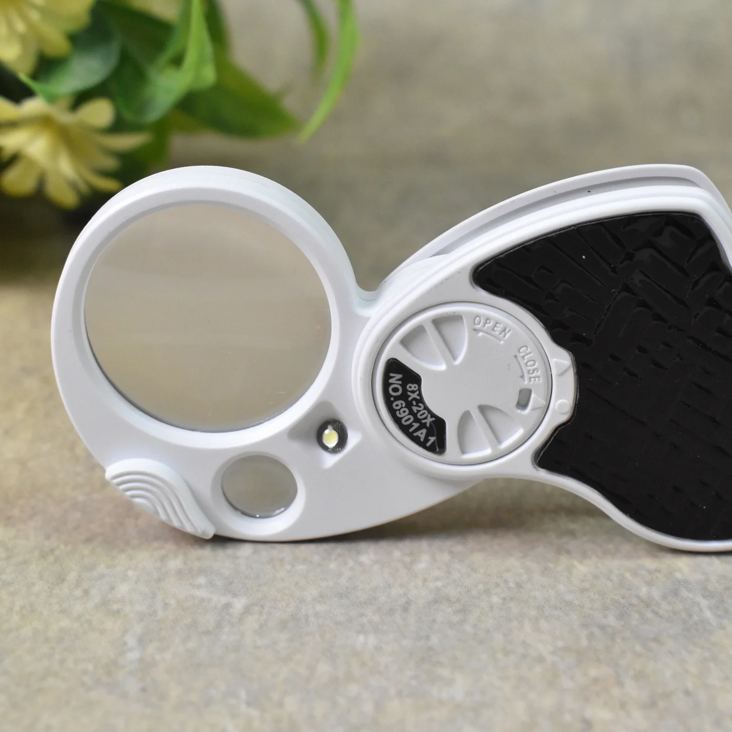 Double-Magnification Led Magnifiers with Light (1 Pc / Small) - Image 4