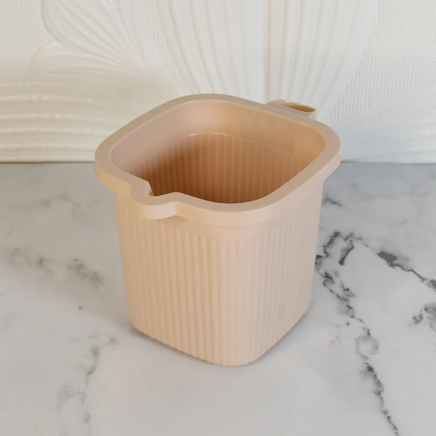 Plastic Square Bath Water Mug (1 Pc / 1000 ML / Mix Color) - Image 7