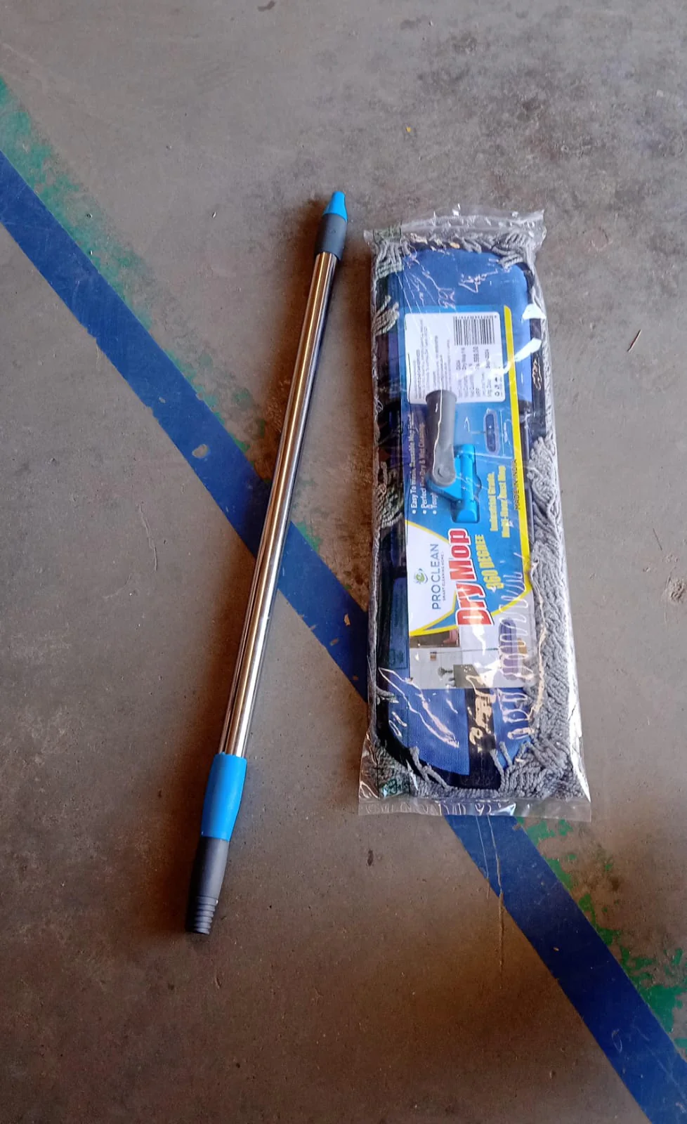 Wet and Dry Cotton Pad Floor Mop with Long Aluminium Handle (1 Pc / Large) - Image 7