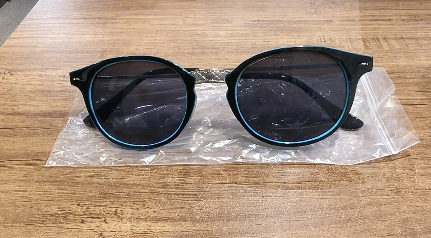 Sky Blue UV Protected Round Sunglasses, classic Sunglasses for Men & Women - Image 7