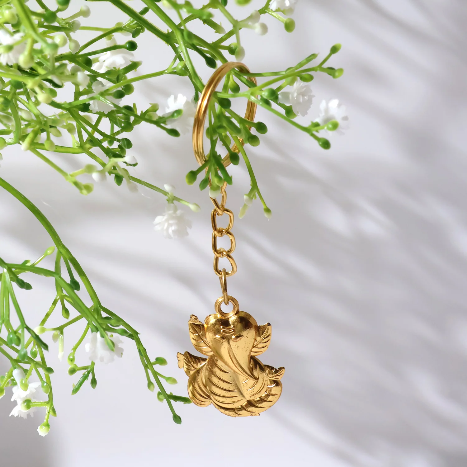 Golden Ganesh Leaf Design Keychain (1 Pc) - Image 3