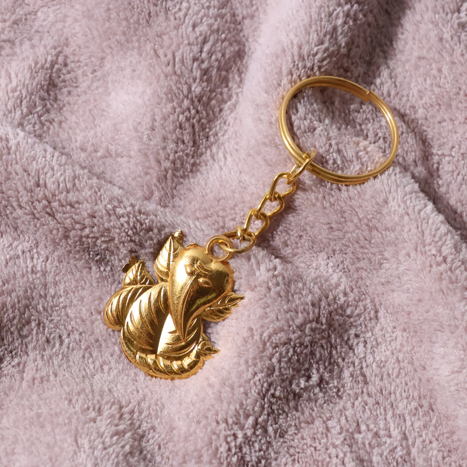 Golden Ganesh Leaf Design Keychain (1 Pc) - Image 6