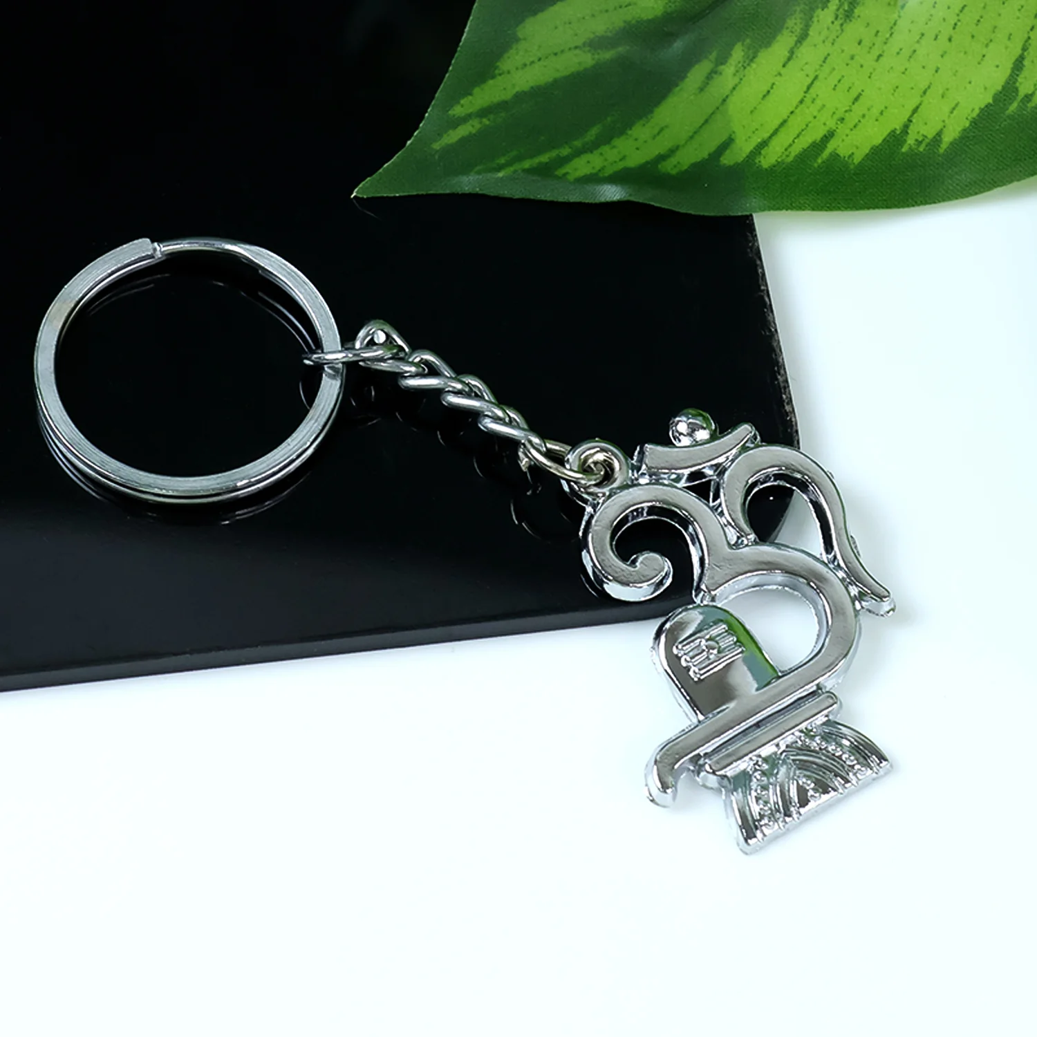 Om with Shivling Metal Keychain (1 Pc) - Image 4