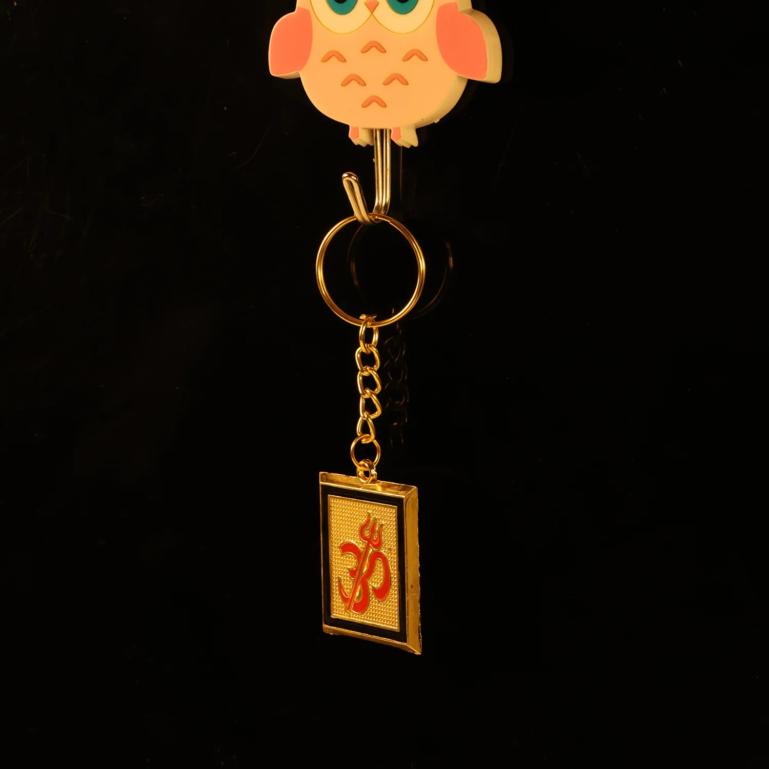 Om Trishul Symbol Golden Keychain (1 Pc) - Image 4
